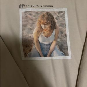 RARE Taylor Swift 1989 rerelease crewneck